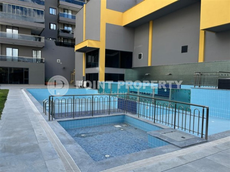 New apartments with high-quality renovation 450 meters from the sea, Mahmutlar district-id-3642-photo-12