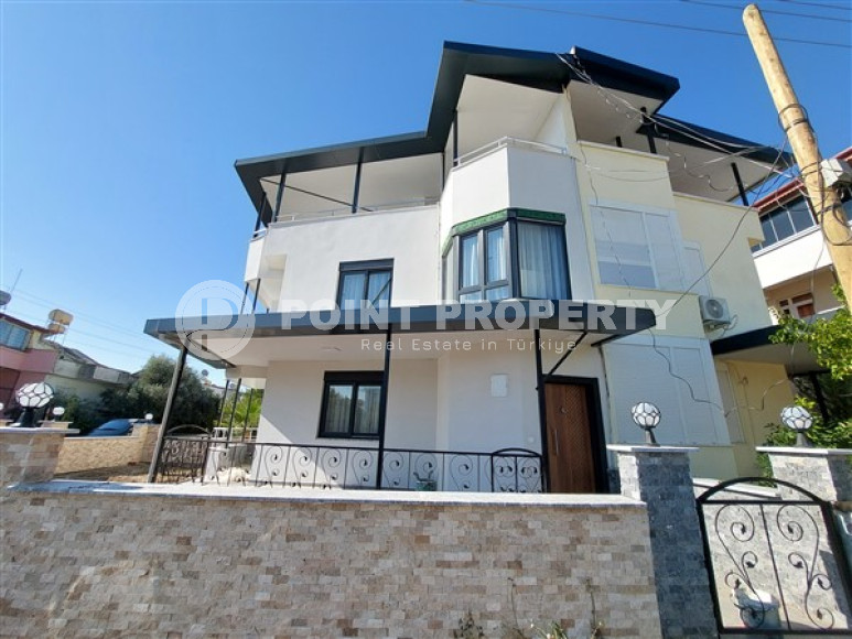 Комфортная для проживания вилла 2+1 с площадью 230 м2 в районе Демирташ-id-3656-фото-2