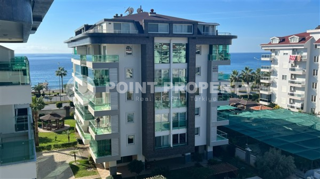Luxury penthouse with an area of 200 m2 100 meters from the beaches of the Kestel area-id-3657-photo-1