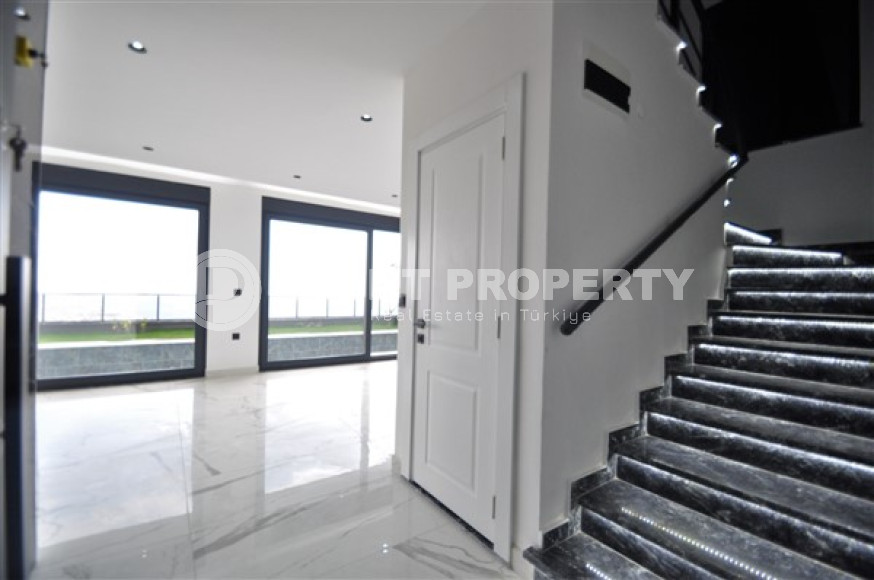 Вилла планировкой 5+1 с жилой площадью 270 м2 на стадии завершения строительства, центр Аланьи, Тепе-id-3660-фото-6