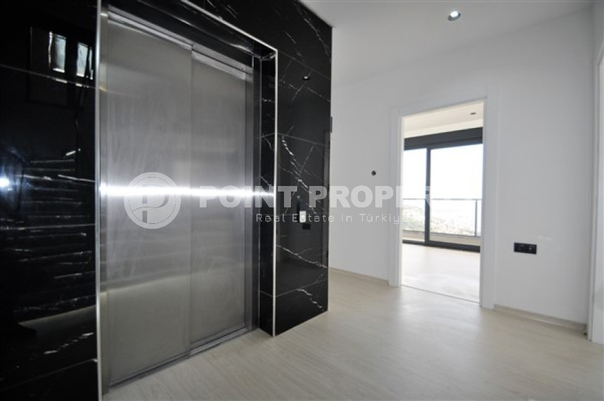 Вилла планировкой 5+1 с жилой площадью 270 м2 на стадии завершения строительства, центр Аланьи, Тепе-id-3660-фото-18