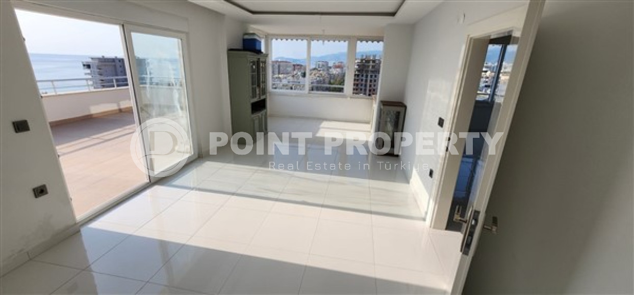 Huge two-level apartment of 320 m2 with furniture located in the very center of Mahmutlar-id-3666-photo-15