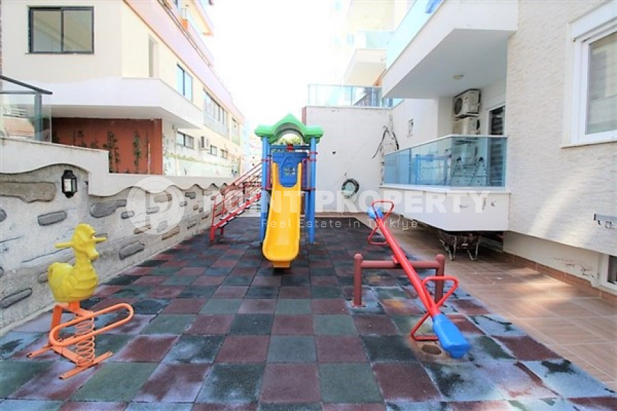 Huge two-level apartment of 320 m2 with furniture located in the very center of Mahmutlar-id-3666-photo-22