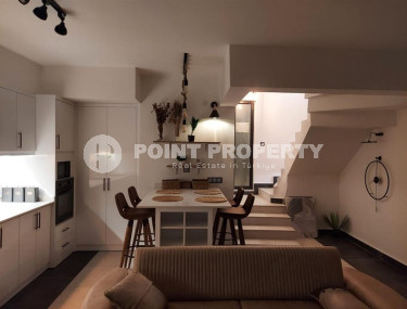 Стильная дизайнерская квартира с тремя спальнями, 140м², в таунхаусе в районе Алании Каргыджак-id-1319-фото-2