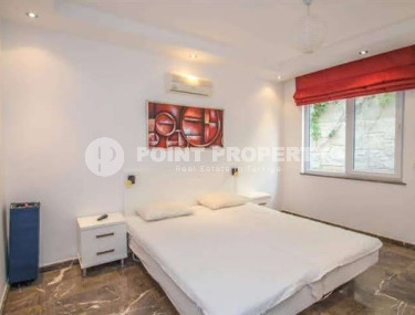 Дуплексная вилла с семью комнатами общей площадью 400 м2, центр Аланьи, район Тепе-id-3671-фото-4