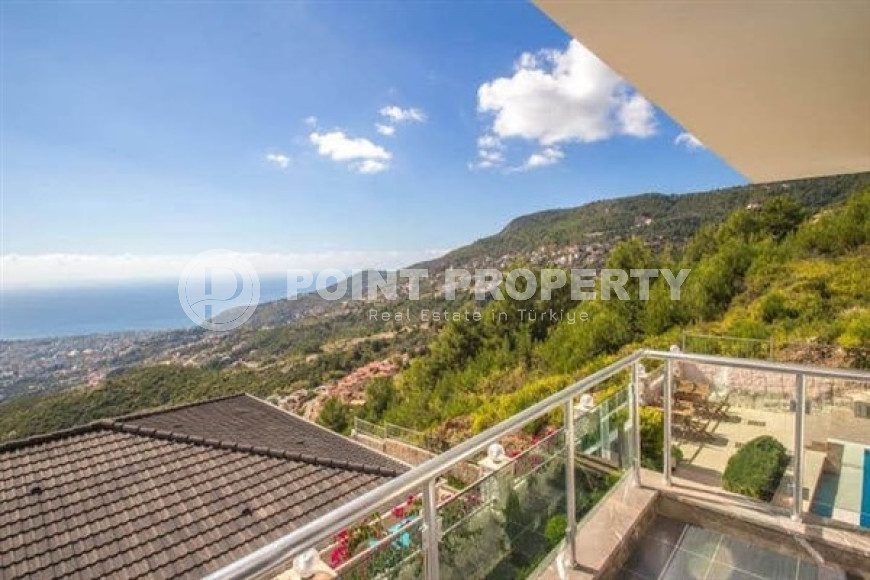 Дуплексная вилла с семью комнатами общей площадью 400 м2, центр Аланьи, район Тепе-id-3671-фото-8