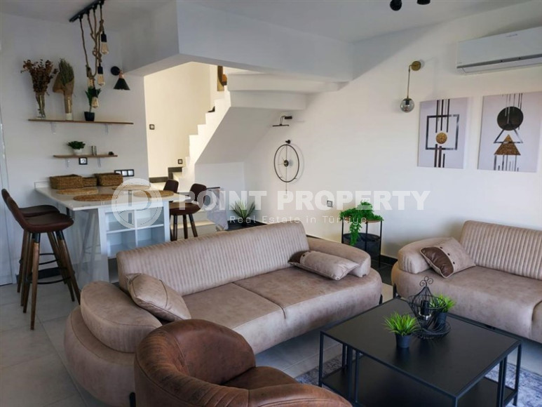 Стильная дизайнерская квартира с тремя спальнями, 140м², в таунхаусе в районе Алании Каргыджак-id-1319-фото-3