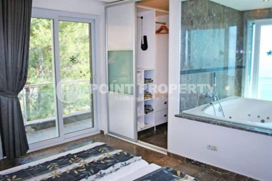 Дуплексная вилла с семью комнатами общей площадью 400 м2, центр Аланьи, район Тепе-id-3671-фото-16