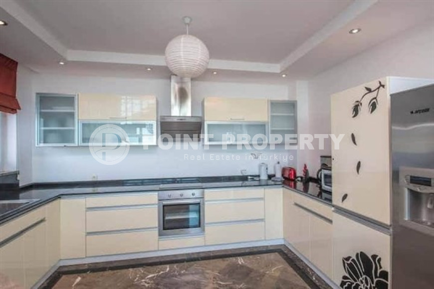 Дуплексная вилла с семью комнатами общей площадью 400 м2, центр Аланьи, район Тепе-id-3671-фото-19