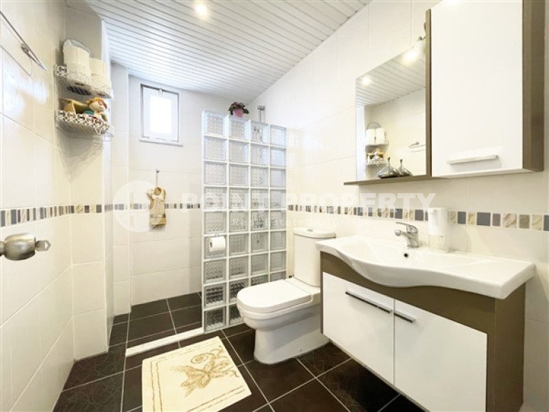 Роскошные дуплексные апартаменты 220 м2 в 850 метрах от Средиземного моря, район Тосмур-id-3672-фото-6