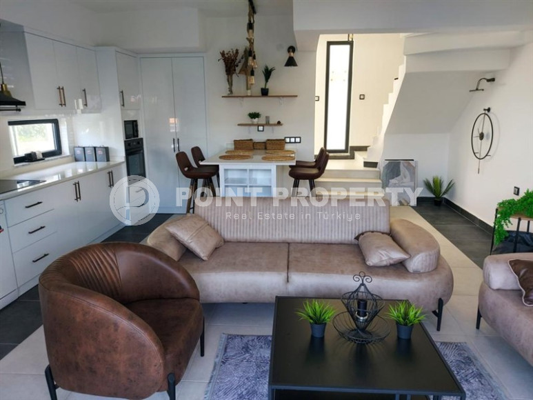 Стильная дизайнерская квартира с тремя спальнями, 140м², в таунхаусе в районе Алании Каргыджак-id-1319-фото-5