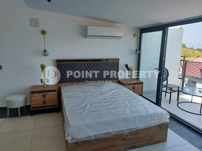 Стильная дизайнерская квартира с тремя спальнями, 140м², в таунхаусе в районе Алании Каргыджак-id-1319-фото-12