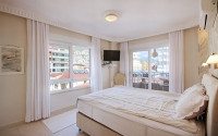 Ready-to-move-in five-room penthouse 225 m2 with quality furniture, Alanya, Kadipasha district-id-3682-photo-10
