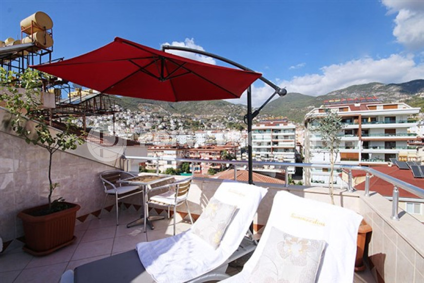 Ready-to-move-in five-room penthouse 225 m2 with quality furniture, Alanya, Kadipasha district-id-3682-photo-16