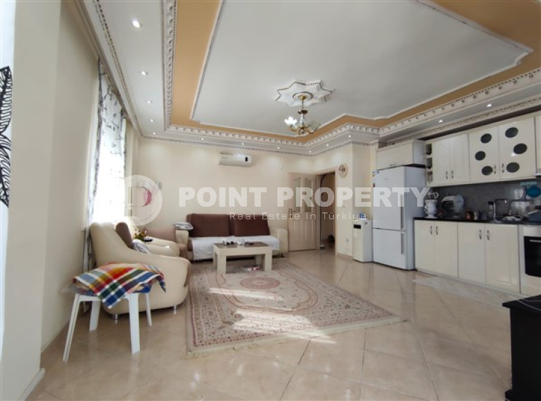 Апартаменты удобной планировки с двумя отдельными светлыми спальнями всего в 250 метрах от моря.-id-3698-фото-2