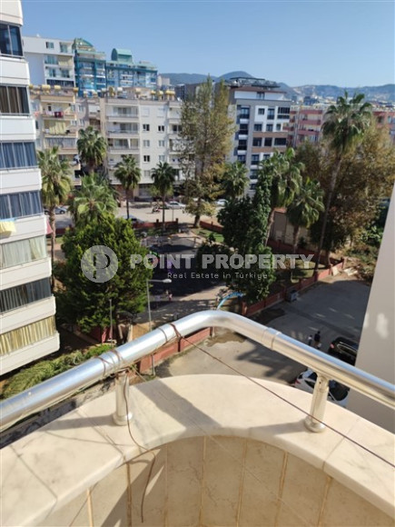 Апартаменты удобной планировки с двумя отдельными светлыми спальнями всего в 250 метрах от моря.-id-3698-фото-6