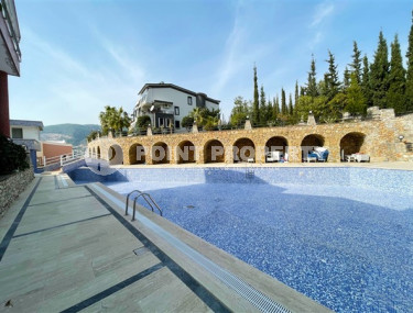 Дуплекс с потрясающими видами на море, горы и город, с выходом на террасу собственной крыши.-id-3699-фото-2