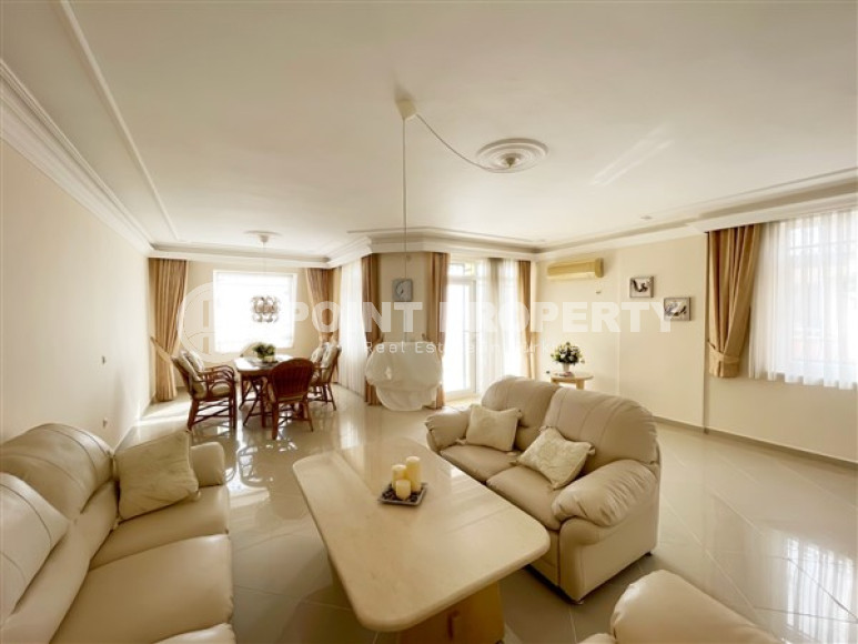 Дуплекс с потрясающими видами на море, горы и город, с выходом на террасу собственной крыши.-id-3699-фото-4