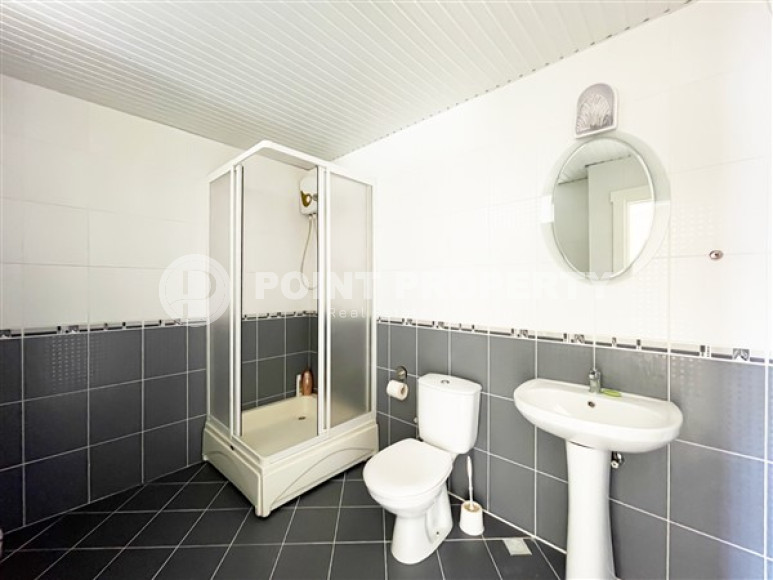 Дуплекс с потрясающими видами на море, горы и город, с выходом на террасу собственной крыши.-id-3699-фото-10