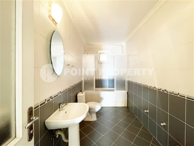 Дуплекс с потрясающими видами на море, горы и город, с выходом на террасу собственной крыши.-id-3699-фото-11