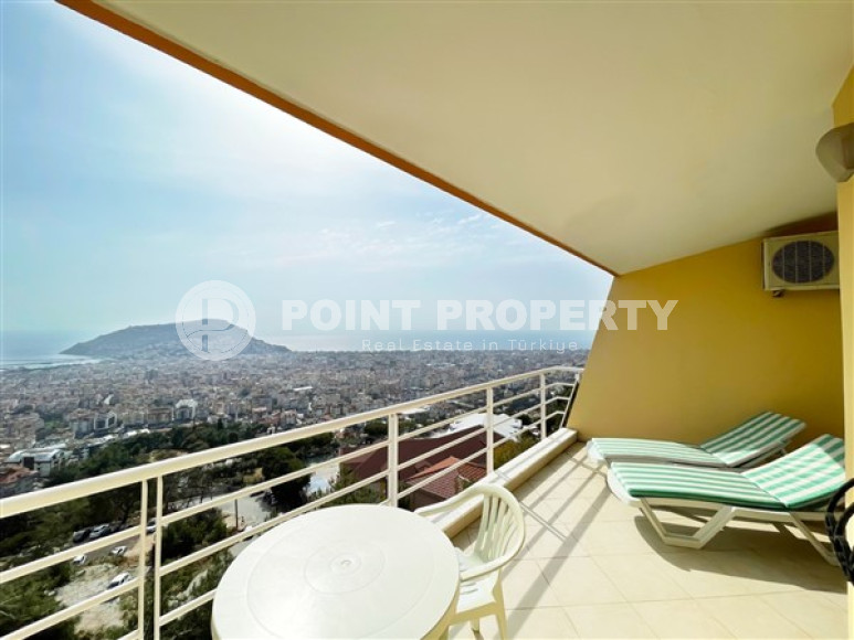 Дуплекс с потрясающими видами на море, горы и город, с выходом на террасу собственной крыши.-id-3699-фото-14