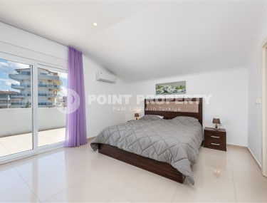 Просторный пентхаус с четырьмя спальными комнатами.-id-3700-фото-2