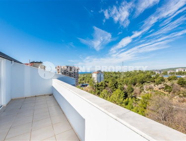 Просторный пентхаус с четырьмя спальными комнатами.-id-3700-фото-5