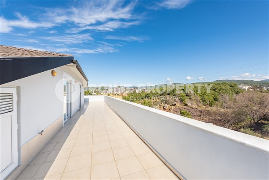 Просторный пентхаус с четырьмя спальными комнатами.-id-3700-фото-6