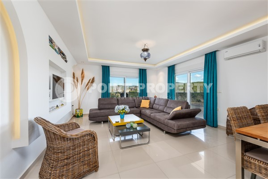 Просторный пентхаус с четырьмя спальными комнатами.-id-3700-фото-10