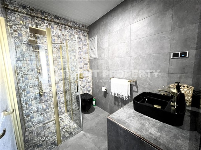 Дуплекс полностью меблированный, на 12-м этаже, с выходом на террасы, в районе Махмутлар.-id-3704-фото-13