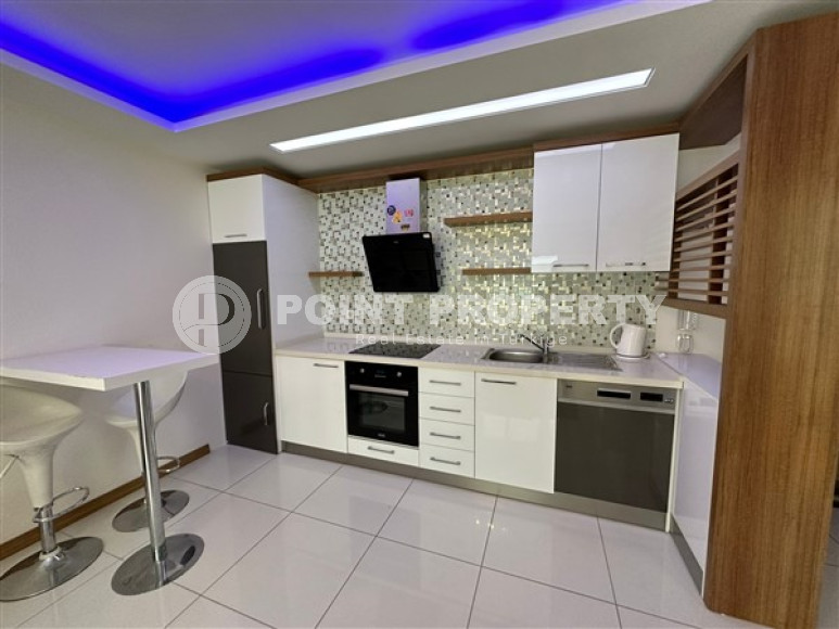 Двушка на высоком этаже в Махмутларе, полностью укомплектованная мебелью и техникой, 65 м2.-id-3707-фото-8