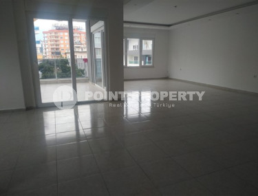 Пентхаус с четырьмя спальными комнатами в 300 метрах от центра района Тосмур.-id-3708-фото-3