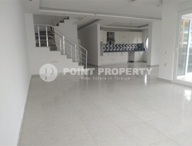 Пентхаус с четырьмя спальными комнатами в 300 метрах от центра района Тосмур.-id-3708-фото-4