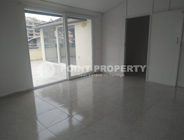 Пентхаус с четырьмя спальными комнатами в 300 метрах от центра района Тосмур.-id-3708-фото-5