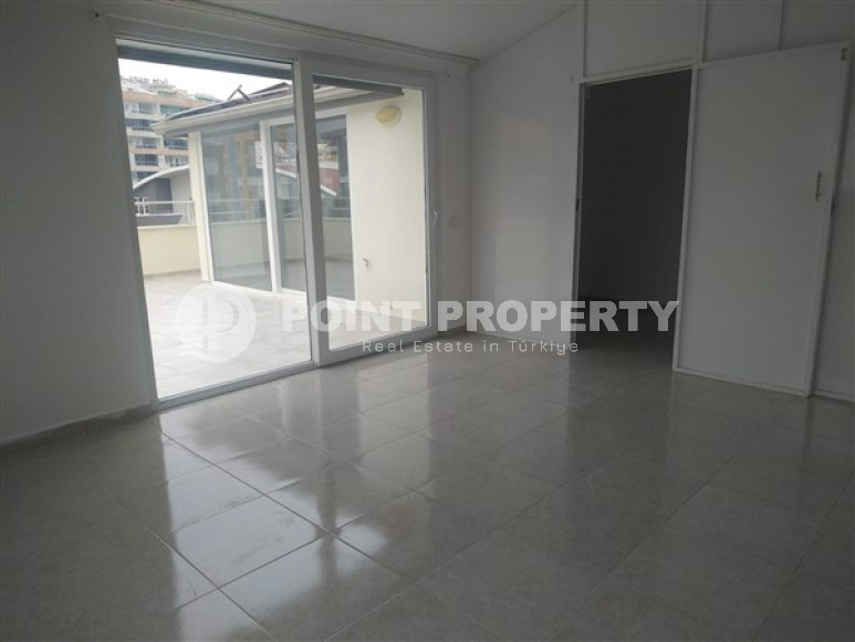 Пентхаус с четырьмя спальными комнатами в 300 метрах от центра района Тосмур.-id-3708-фото-5