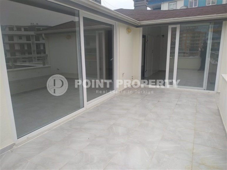 Пентхаус с четырьмя спальными комнатами в 300 метрах от центра района Тосмур.-id-3708-фото-7