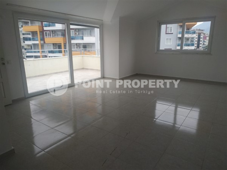 Пентхаус с четырьмя спальными комнатами в 300 метрах от центра района Тосмур.-id-3708-фото-9