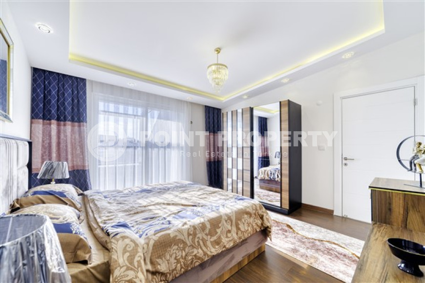 Furnished two-level apartment with a total area of 240 m2, 400 meters from the sea. .-id-3715-photo-7