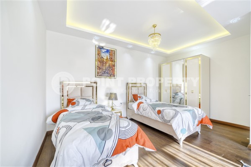 Furnished two-level apartment with a total area of 240 m2, 400 meters from the sea. .-id-3715-photo-10