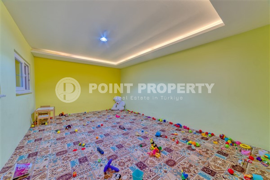 Furnished two-level apartment with a total area of 240 m2, 400 meters from the sea. .-id-3715-photo-24