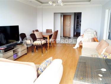 Furnished apartment with three bedrooms in the central area of Alanya.-id-3720-photo-1