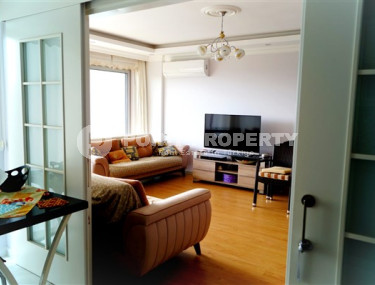 Furnished apartment with three bedrooms in the central area of Alanya.-id-3720-photo-2