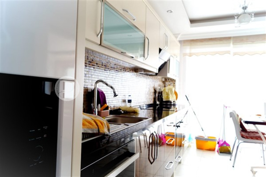 Furnished apartment with three bedrooms in the central area of Alanya.-id-3720-photo-3