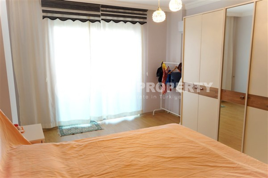 Furnished apartment with three bedrooms in the central area of Alanya.-id-3720-photo-5