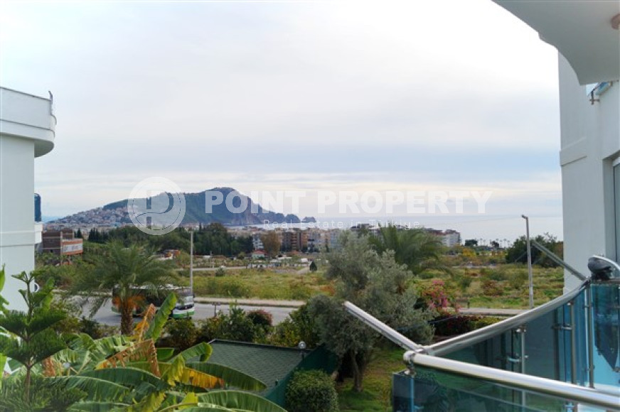 Furnished apartment with three bedrooms in the central area of Alanya.-id-3720-photo-8