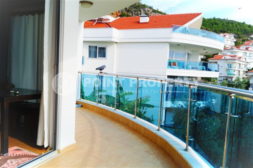 Furnished apartment with three bedrooms in the central area of Alanya.-id-3720-photo-10