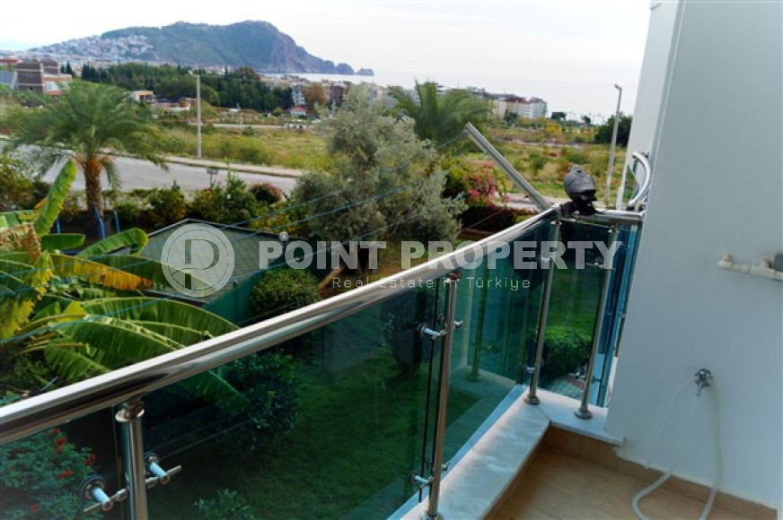 Furnished apartment with three bedrooms in the central area of Alanya.-id-3720-photo-12