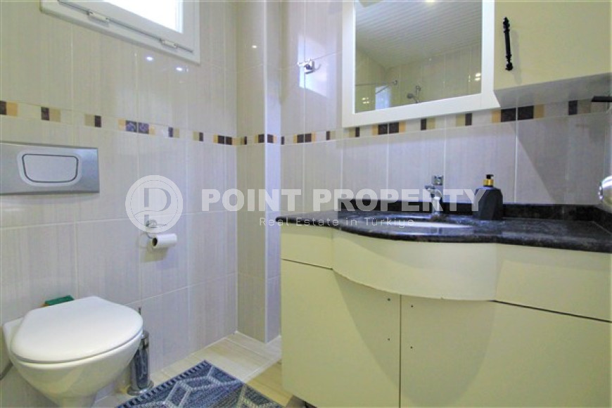 Просторная двухэтажная вилла с бассейном, садом и спортивными площадками.-id-3722-фото-7