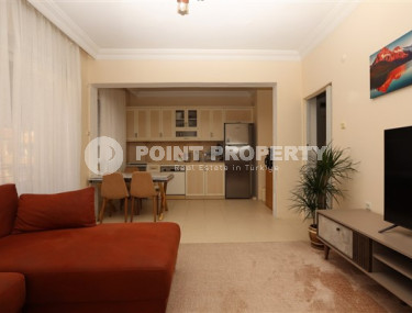 Three-room apartment in the central area of the city, furnished. 100 m2-id-3726-photo-1