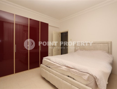 Трехкомнатные апартаменты в центральном районе города, с мебелью. 100 м2-id-3726-фото-4